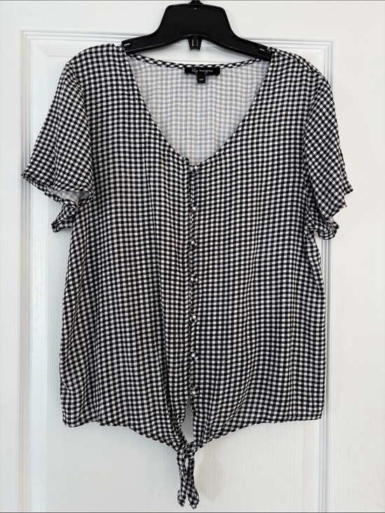 Lily Morgan Tops - Button-Front Black & White Gingham Tie-Hem Blouse